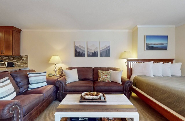 Studio condo with full kitchen- centrally located on a private beach