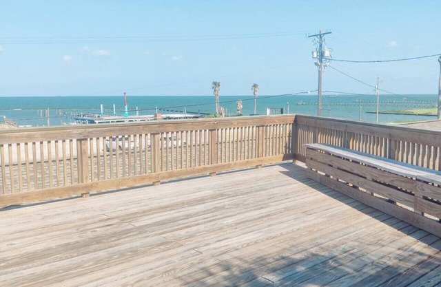Studio Condo With Bay View!