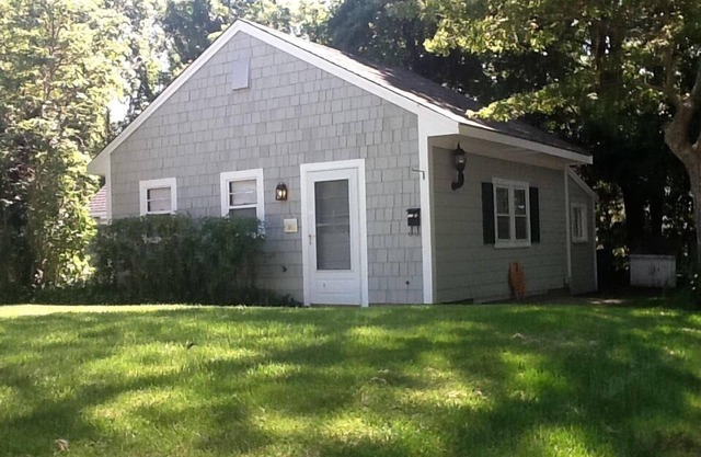 Studio Cottage 1,000' to the beach- South Yarmouth