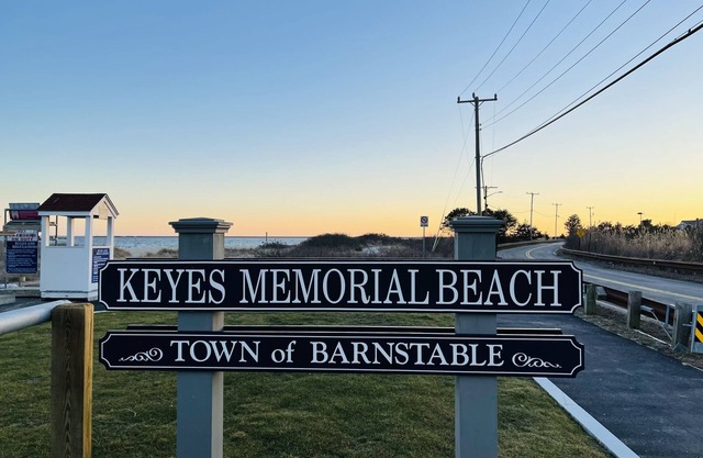 Studio COTTAGE # 2- WALK to Keyes Memorial BEACH Barnstable- Hyannis