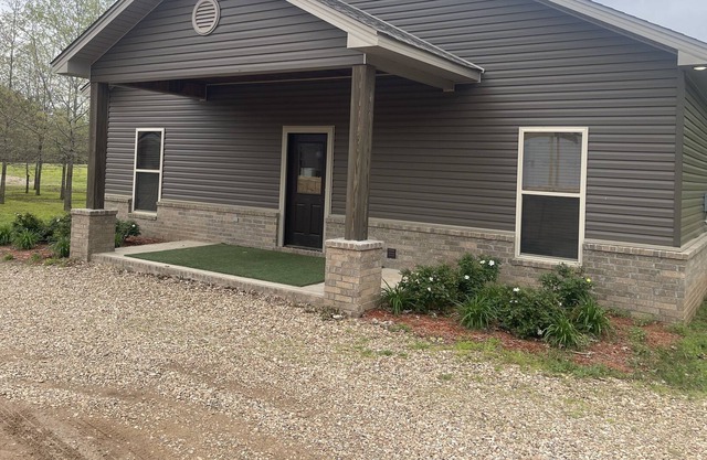 Studio cottage in gated hunting lodge -5 minutes from Saracen Casino