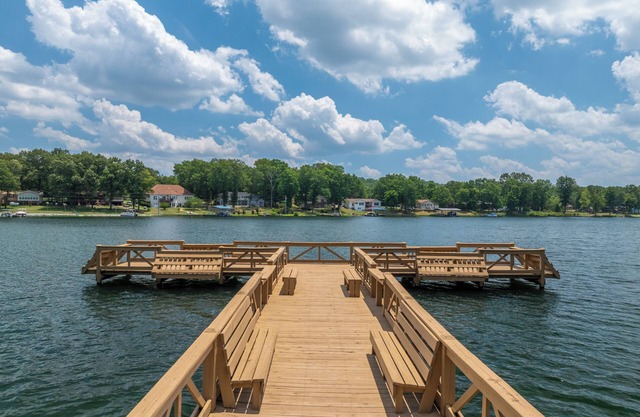 Studio Cottage with Lake View and Lake Access