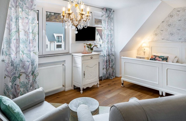Studio 'Iris' mit Bergblick, gemeinsamem Garten und Wi-Fi