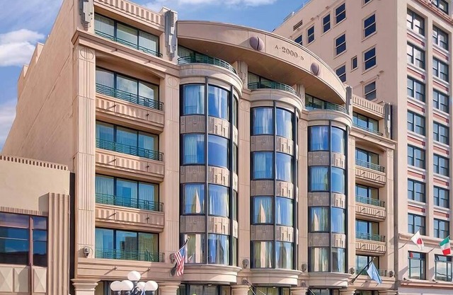 Studio Deluxe Unit -Theme Parks & Gaslamp Quarter