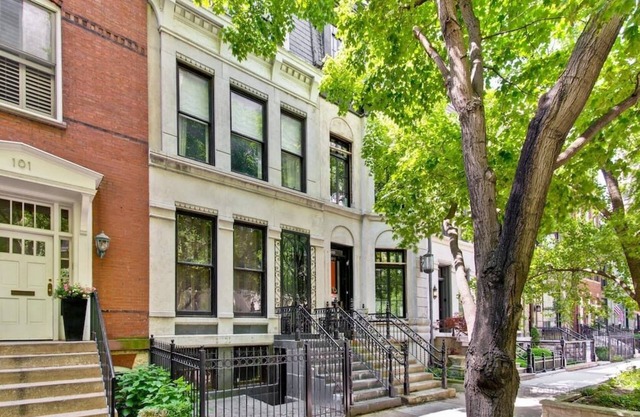 Downtown Chicago Studio in Prime Location