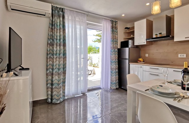 Studio Appartement am Strand Silo, Krk (AS-18721-a)