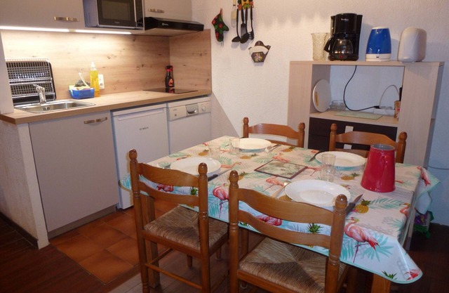 Gemütliches Studio mit Balkon, 200m von den Pisten, WLAN, Parkplatz, Hund erlaubt, Blick auf die Berge