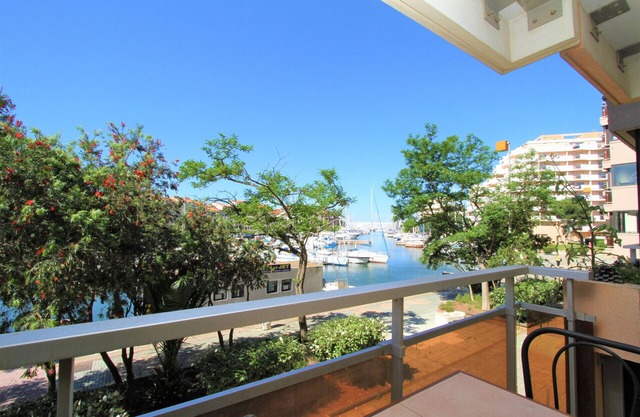 Grand Studio vue sur la marina et proche de la plage