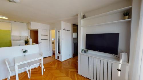 Studio in Centro "Stile Varsavia" con Check-in Automatico H24