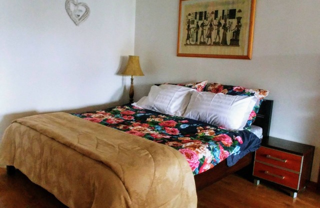 3 beds, stay for 5 people