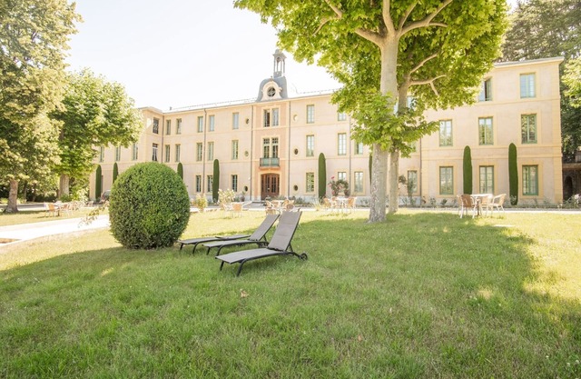 Studio im Schloss Montbrun mit Pool