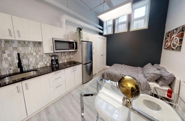 Studio in the heart of downtown