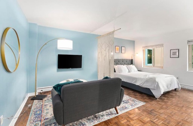 Studio in the Heart of Seattle - Fast Wi-Fi & AC