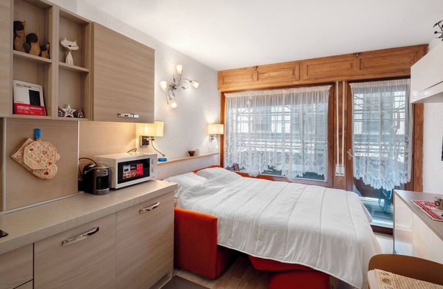 Einzimmerapartment 'Appartamento Villa Neve' mit Bergblick, Balkon und Klimaanlage