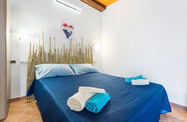 Studio 'L'Arancio' mit Bergblick, privater Terrasse und Klimaanlage