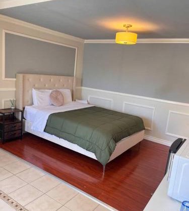 Studio Living,Quiet Neighborhood, Near Airport