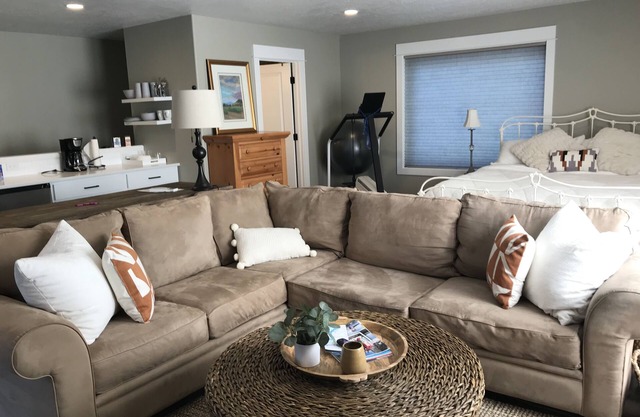 Studio Loft in the Heart of Downtown