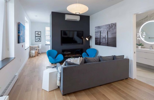 Studio modern living in the heart of the oldest city in North America