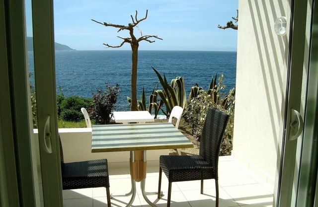 Studio N°23 Tiuccia Proche Ajaccio Avec Accès Direct à la mer et Wifi