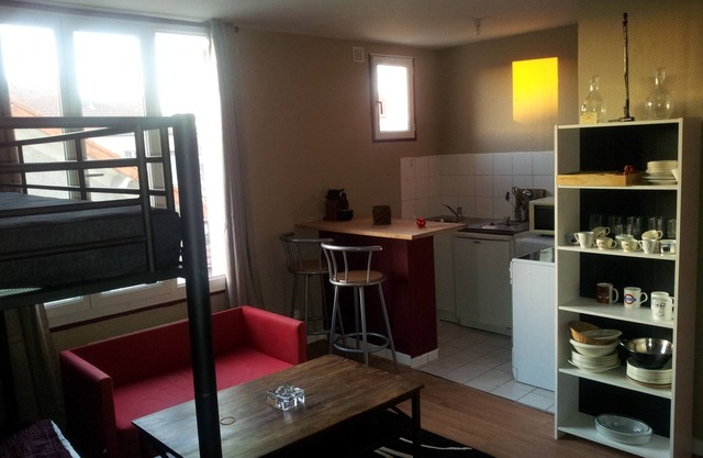 Studio in der Nähe von Paris Métro Robespierre