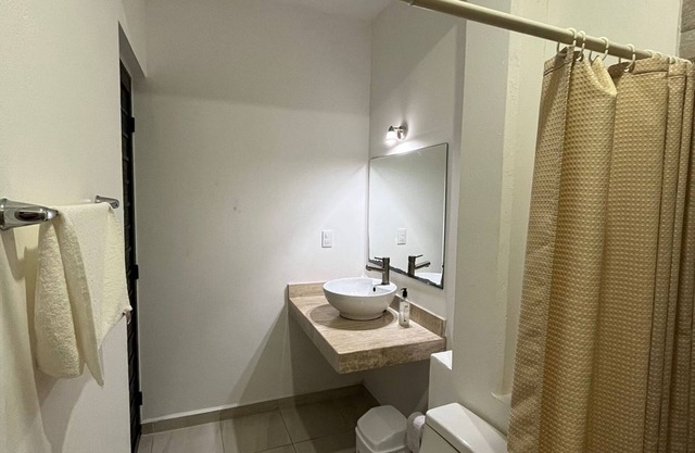 Studio on Cancun Downtown. Close to grocery stores, restaurants and bus stop.