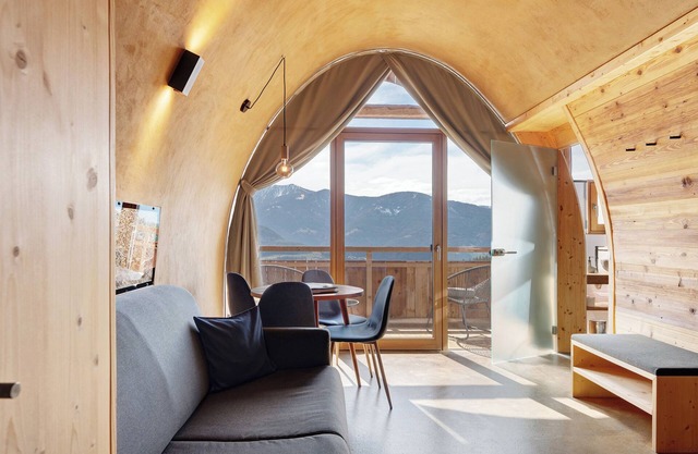 Studio 'Pavillon Wasser' mit Bergblick, Gemeinschaftsterrasse und Wi-Fi