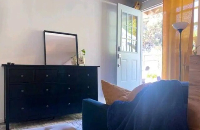 Studio Private Entrance and Pet Friendly