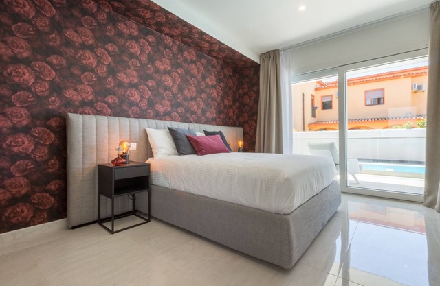 Studio "Residenz Meridian Unità 3" in Strandnähe mit Bergblick, Pool & WLAN