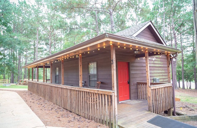 studio rm w/ full kitchen, 1 bth , private deck, & WiFi @ Kick Back Ranch.
