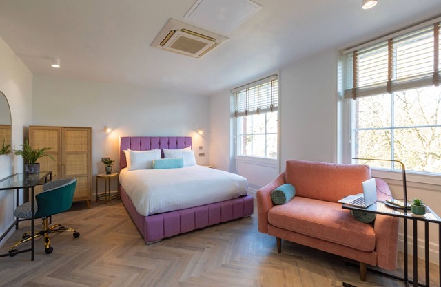 Studio 7A -Superior-Studio-Ensuite