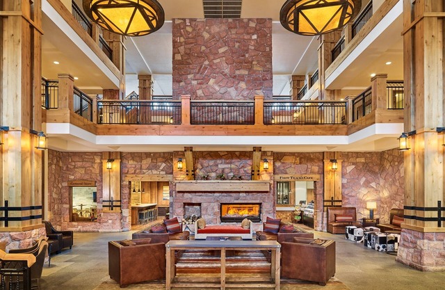 Studio Steps to Red Pine Gondola & Canyons Village by RedAwning - Save 20% on 7+ Nights!