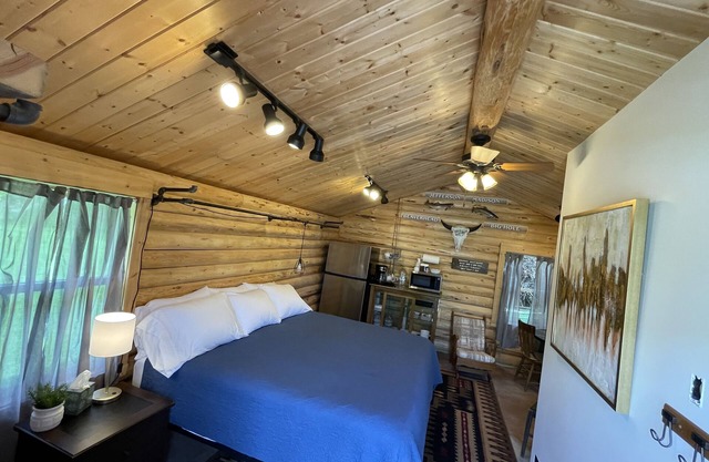 Studio Style Cabin - In the heart of all things outdoors