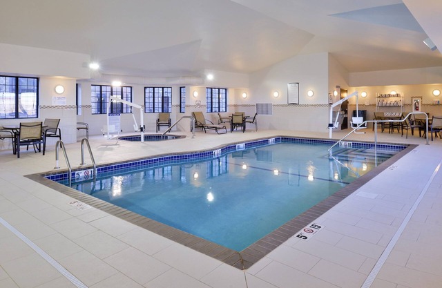Studio Suite | Free Breakfast + Pool & Hot Tub + Near Mayo Clinic!