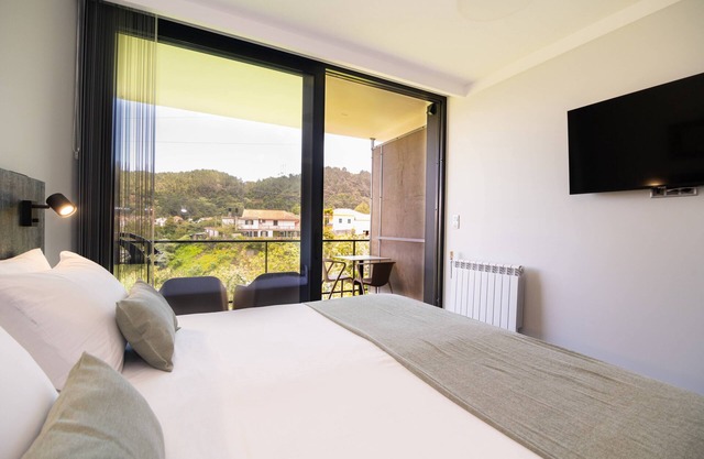 Studio superior w/ kitchenett and balcony