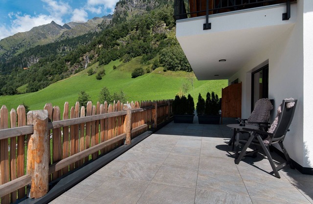 Studio 'Tribulaun - Lodge 1' mit Bergblick, privater Terrasse und Wi-Fi