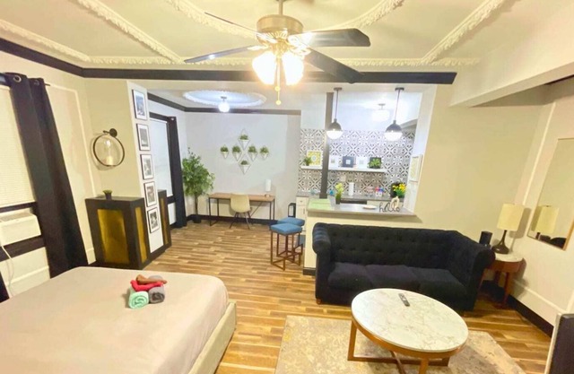 Studio W&D+Parking | Mins to STL Zoo, Forest Park