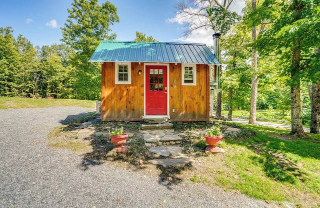 Studio w/ Trail Access ~ 10 Mi to Brattleboro!