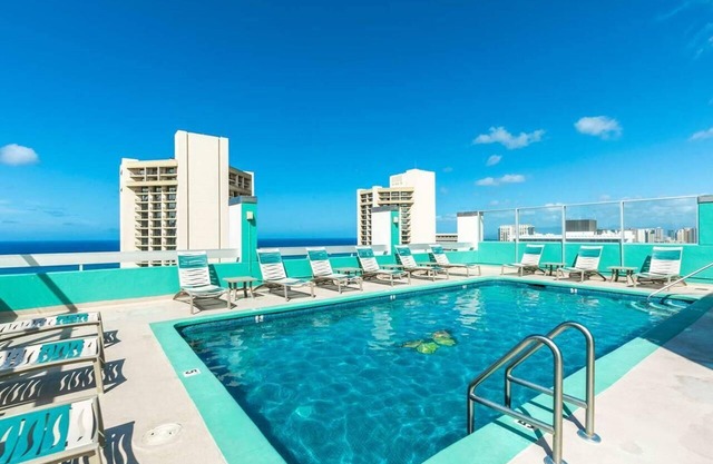 Studio with 2 Twins & Kitchenette | Pool Access | Near Waikiki Beach