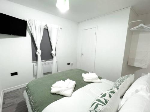 Studio with Bathroom and Kitchen 20 minutes from Central London