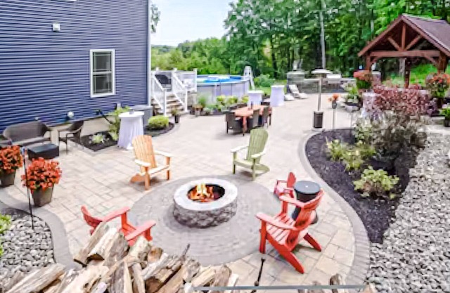 Studio with private pool, firepit, cabana, grill, & washer/dryer-Dogs ok