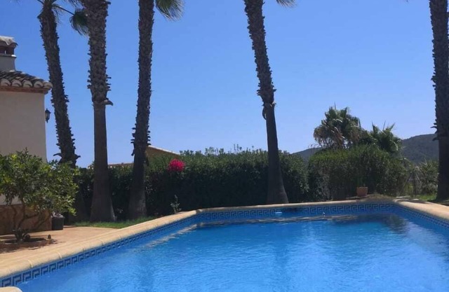 Studio mit herrlichem Blick auf das Meer und die Berge mit privatem Pool und Garten