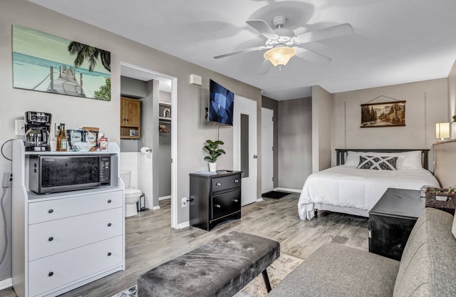 Studio1120F/BigTV/PKG/ near Chicago Outlet Mall/Downtown Aurora/Hollywood Casino