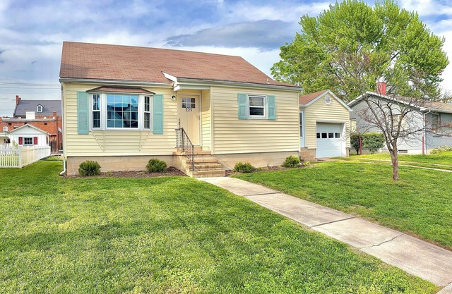 Stumble-In Guest House- Downtown Location