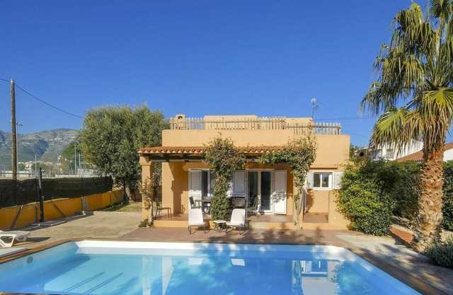 Schönes alleinstehendes Ferienhaus für 10 Leute mit privatem Pool, W-LAN und TV