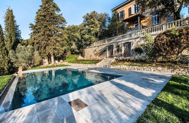 Alleinstehendes Ferienhaus mit W-LAN, privatem Pool, Klimaanlage, TV, Innenhof, Parkplatz