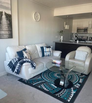 Stunning 1 bedroom condo in Calgary with riverview