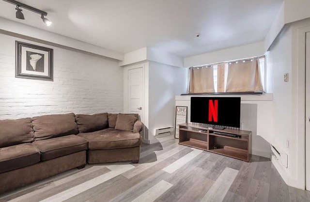 Stunning 1BedR APT in Downtown