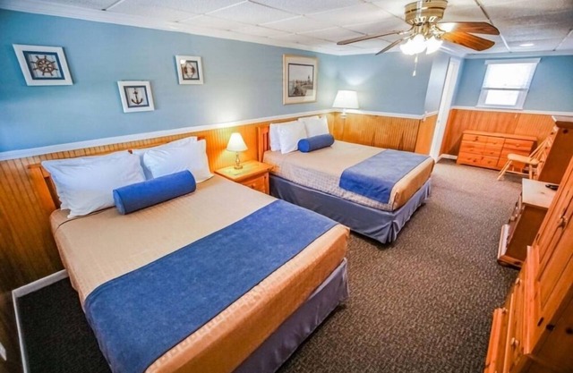 Stunning 1BR Condo Steps to Island Free Library
