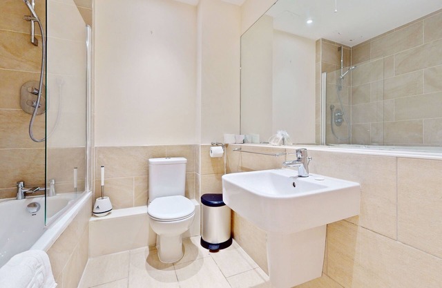 Stunning 2 bed flat with a garden in New Cross