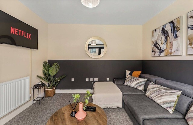 Stunning 2 Bed in Sheffield - Parking - Garden